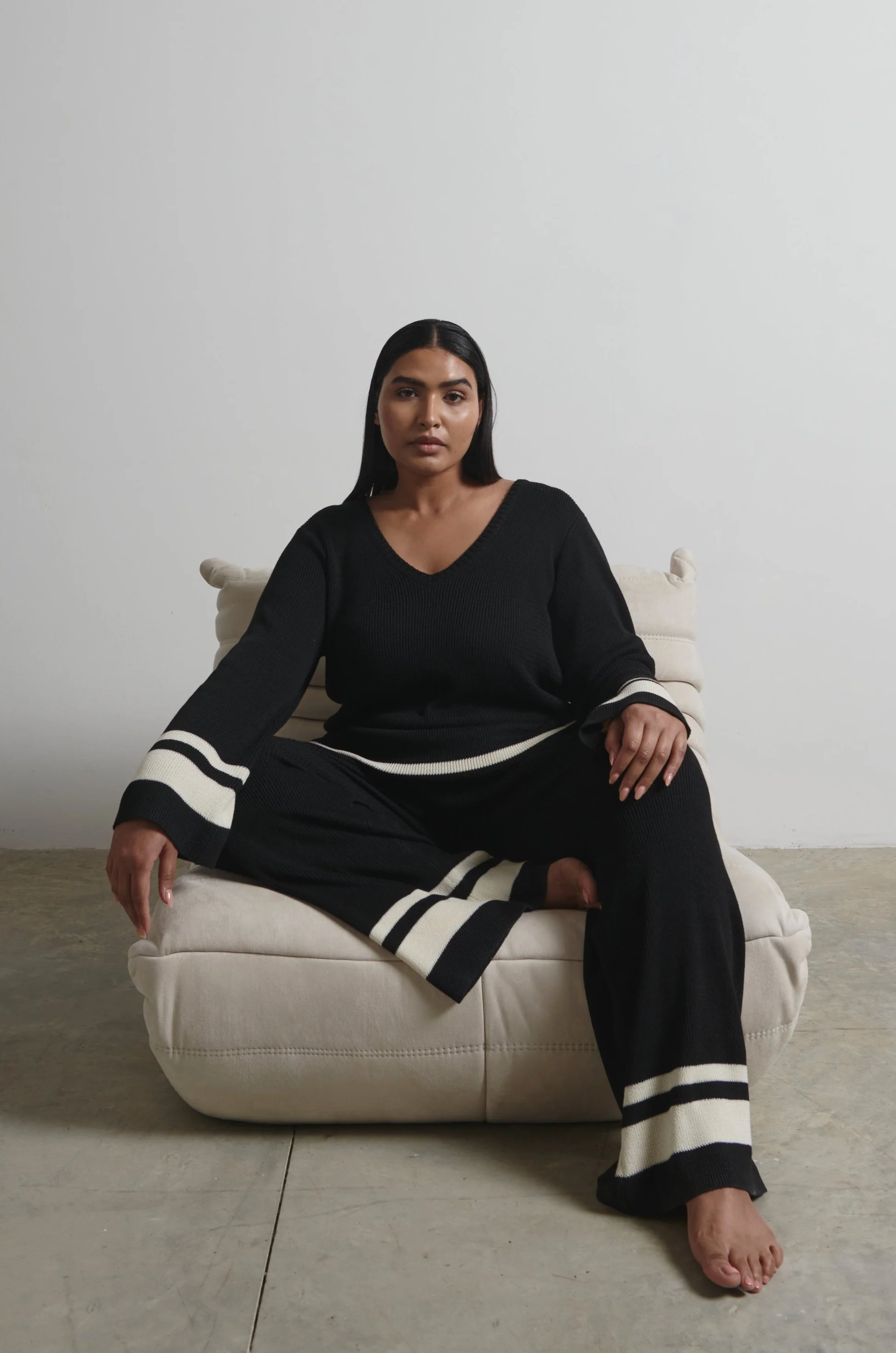 Cassie Contrast Knit Trousers Curve - Black and Cream - Image 2