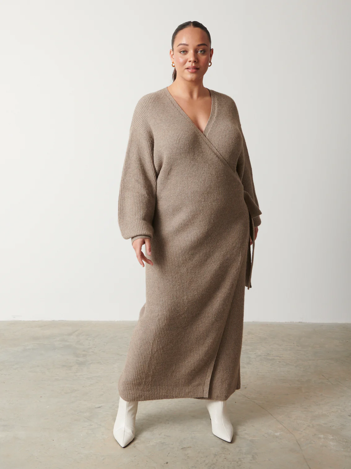 Kinsley Ribbed Wrap Dress Curve - Mushroom - Image 2