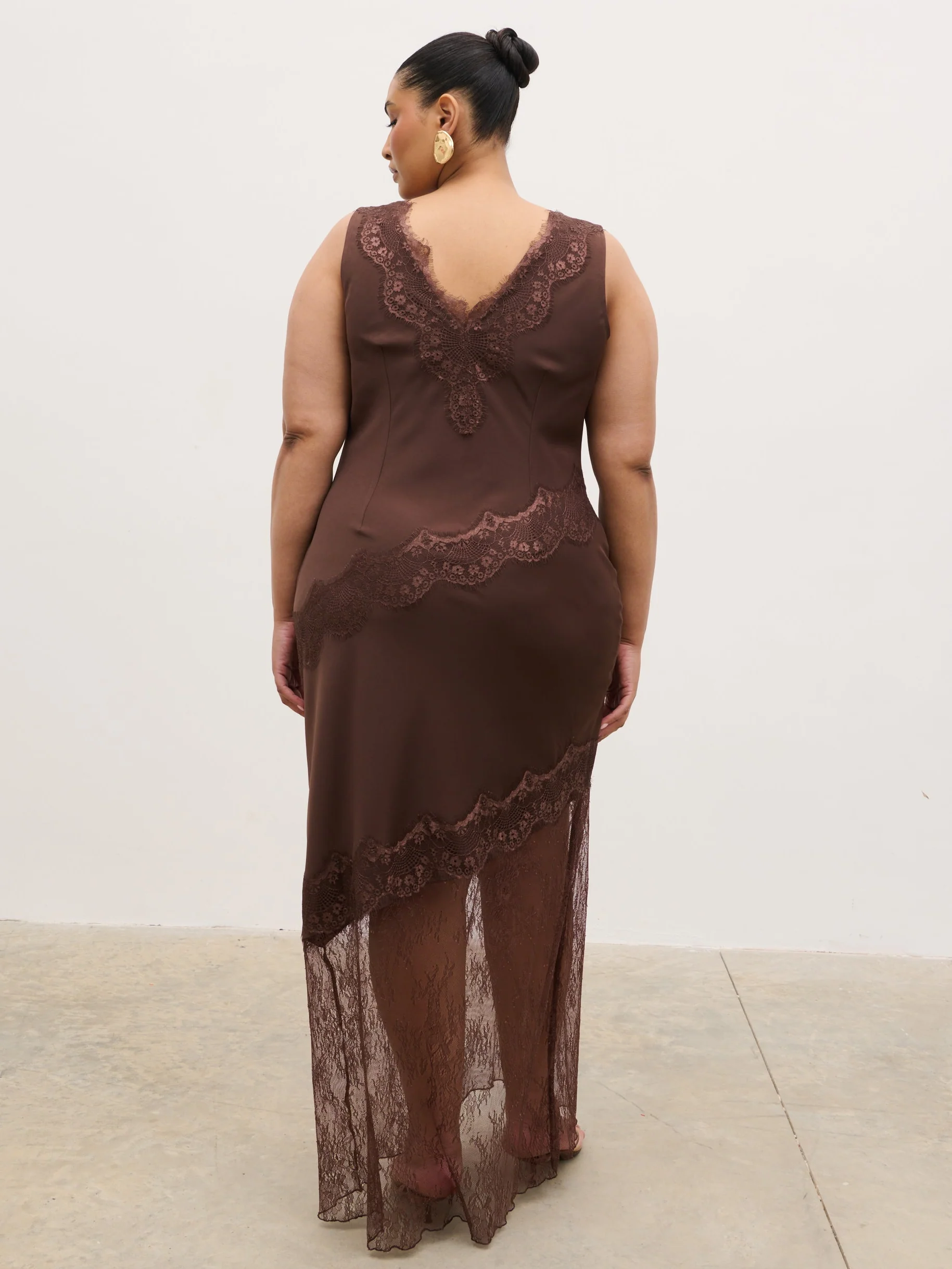 Robin Slip Lace Maxi Dress Curve - Chocolate Brown - Image 4